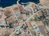 GİRNE/LAPTA ANA YOL ÜZERİ TİCARİ İZİNLİ SATILIK ARSA