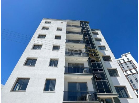 LEFKOŞA/YENİŞEHİR MERKEZDE SATILIK 2+1 EŞYALI DAİRE