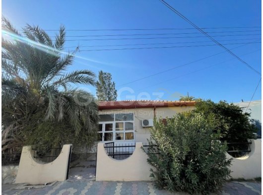 LEFKOŞA/KIZLBAŞ MERKEZ' DE TİCARİ İZİNLİ SATILIK 3+1 MÜSTAKİL EV