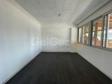 LEFKOŞA/KÜÇÜK KAYMAKLI MERKEZ' DE 2+1 TİCARİ İZİNLİ KİRALIK DAİRE