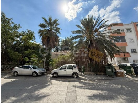 LEFKOŞA/YENİŞEHİR'DE SATILIK TİCARİ İZİNLİ ARSA