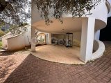 GİRNE MERKEZDE SATILIK 4+1 ÖZEL YAPIM LÜKS VİLLA