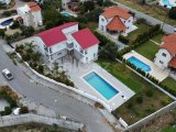 GİRNE/ALSANCAK'TA MERİT HOTELLERE YAKIN KONUMDA SATILIK 6+2 ÖZEL HAVUZLU VİLLA