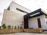 GİRNE /ALSANCAK'TA SATILIK ULTRA LÜKS 4+1 MÜSTAKİL FIRSAT VİLLALAR