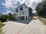 GİRNE/ÇATALKÖYDE 5+2 SATILIK VİLLA