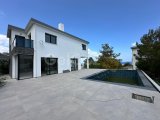 GİRNE/ÇATALKÖYDE 5+2 SATILIK VİLLA