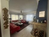 GİRNE/EDREMİT'TE 1 DÖNÜM ARSA İÇERİSİNDE SATILIK 3+1 VİLLA