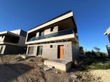 GİRNE/EDREMİT'TE EŞSİZ GÜZELLİKTE SATILIK 4+1 VİLLALAR
