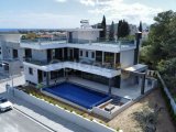 GİRNE/EDREMİT'TE SATILIK 6+1 ULTRA LÜKS VİLLA