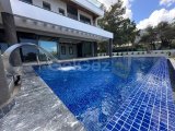 GİRNE/EDREMİT'TE SATILIK 6+1 ULTRA LÜKS VİLLA