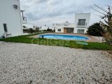 GİRNE/ESENTEPEDE SATILIK ÖZEL HAVUZLU 3+1 VİLLA