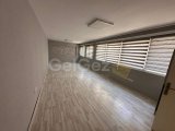 GİRNE MERKEZDE KİRALIK 4+1 DÜKKAN