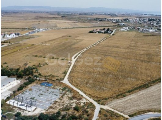 GAZİMAĞUSA/TUZLA'DA SATILIK 31 DÖNÜM ARSA