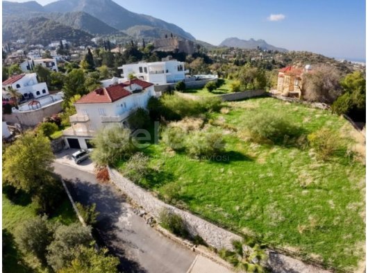 GİRNE/BELLAPAİS'TE SATILIK ARSA