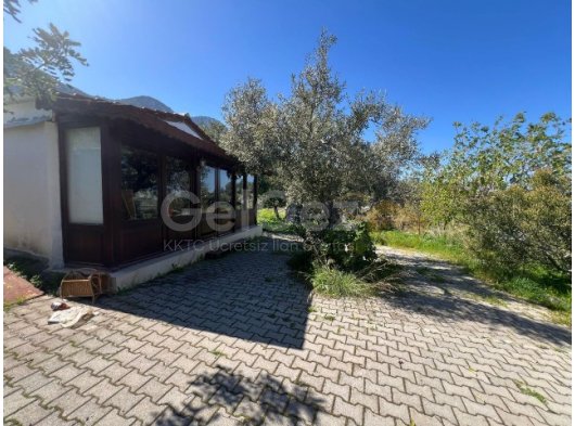 GİRNE/LAPTA ANAOKULU BÖLGESİNDE SATILIK 3+1 VİLLA