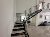 GİRNE/ALSANCAK'TA SİTE İÇERİSİNDE SATILIK 3+1 FUL EŞYALI LOFT DAİRE