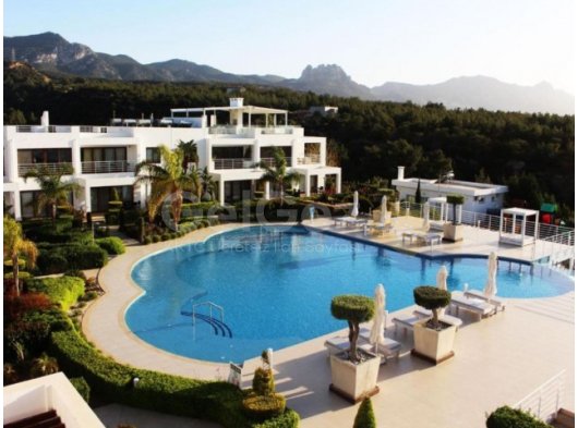 GİRNE/ESENTEPE SUN VALEY'DE SATILIK 3+1 VİLLA