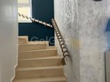 GİRNE/KARŞIYAKA'DA HAVUZLU SİTEDE KİRALIK 3+1 FUL EŞYALI TOWNHOUSE