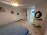 GİRNE/KARŞIYAKA'DA HAVUZLU SİTEDE KİRALIK 3+1 FUL EŞYALI TOWNHOUSE
