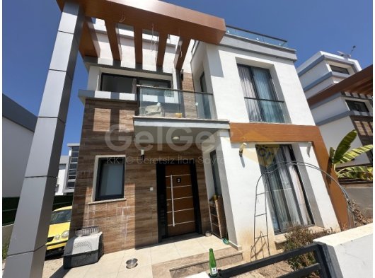 GİRNE/ALSANCAK'TA SATILIK 3+1 MODERN VİLLA