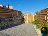 GİRNE/ALSANCAK'TA SATILIK DENİZ MANZARALI 4+1 VİLLA