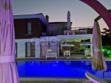 GİRNE/ALSANCAK'TA SATILIK DENİZ MANZARALI 4+1 VİLLA