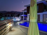 GİRNE/ALSANCAK'TA SATILIK DENİZ MANZARALI 4+1 VİLLA