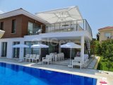 GİRNE/ALSANCAK'TA SATILIK DENİZ MANZARALI 4+1 VİLLA