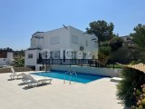 GİRNE/ÇATALKÖY'DE KİRALIK DENİZ MANZARALI 5+2 VİLLA