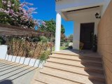 GİRNE/ÇATALKÖY'DE SATILIK BAHÇELİ 3+1 VİLLA