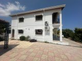 GİRNE/OZANKÖY'DE DENİZ MANZARALI KİRALIK 3+1 VİLLA
