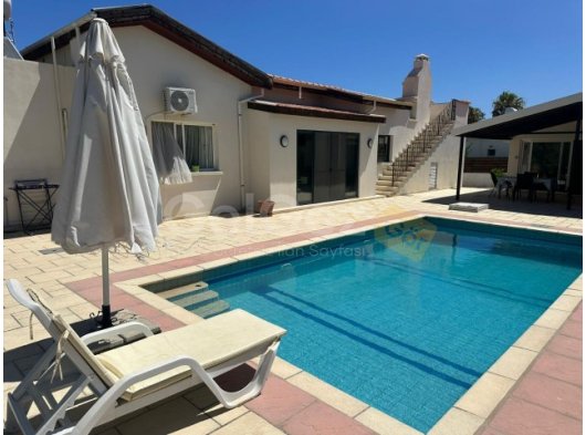 GİRNE/OZANKÖY'DE SATILIK 4+1 TEK KATLI SATILIK BUNGALOV