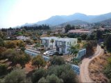 Kıbrıs Alsancak'ta satılık bahçeli özel havuzlu villa, 177 m²