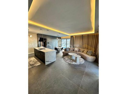 Girne Merkea Süper Lüks Yüzme Havuzlu Penthouse