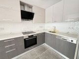 Girne Alsancak’ta, Gözde Sitede, Necat British Koleji’ne Yürüme Mesafesinde Satılık 2+1 Bahçeli Daire!
