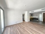 Girne Alsancak’ta, Gözde Sitede, Necat British Koleji’ne Yürüme Mesafesinde Satılık 2+1 Bahçeli Daire!