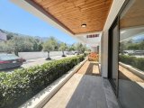 Girne Alsancak’ta, Gözde Sitede, Necat British Koleji’ne Yürüme Mesafesinde Satılık 2+1 Bahçeli Daire!