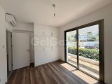 Girne Alsancak’ta, Gözde Sitede, Necat British Koleji’ne Yürüme Mesafesinde Satılık 2+1 Bahçeli Daire!