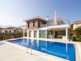 GİRNE ALSANCAK'TA SATILIK 3 +1 LÜKS VİLLA!