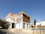 GİRNE ALSANCAK'TA SATILIK 3 +1 LÜKS VİLLA!