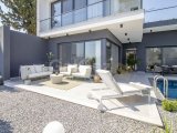 Girne Alsancak Bölgesinde Muhteşem Konumda Satılık Lüks 4 Yatak Odalı, Solar Sistemli Villa
