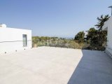 Girne Alsancak Bölgesinde Muhteşem Konumda Satılık Lüks 4 Yatak Odalı, Solar Sistemli Villa