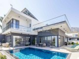Girne Alsancak Bölgesinde Muhteşem Konumda Satılık Lüks 4 Yatak Odalı, Solar Sistemli Villa