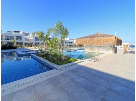 Lüks Tatil Sitesinde Deniz Kenarında Modern Bahçeli Stüdyo
