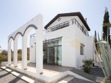 Bahçeli'de 3 Yatak Odalı Villa – Büyüleyici Deniz Manzarası
