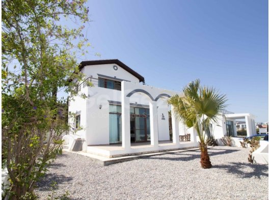Bahçeli'de 3 Yatak Odalı Villa – Büyüleyici Deniz Manzarası