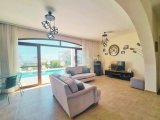 3+1 Villa | Özel Havuz | Full Eşyalı | Deniz & Dağ Manzaralı | Bahçeli – Girne