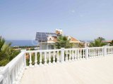 Eşsiz Deniz Manzaralı 3+1 Villa – Geniş Bahçe ve Şömineyle Birlikte!