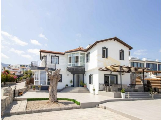 Eşyalı 3+1 Villa  Deniz Manzaralı • Taşınmaya Hazır!