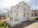 GİRNE KARŞIYAKA'DA DAĞ VE DENİZ MANZARALI KİRALIK 3+1 VİLLA!